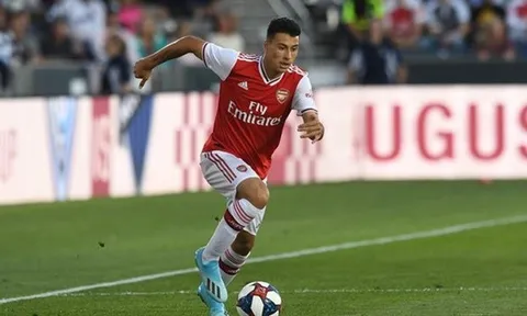 Từng bị Man Utd 'gạt phăng', thần đồng Arsenal hé lộ sự thật thú vị