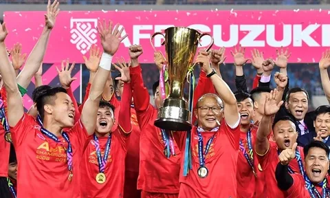Tuyển Việt Nam vượt Thái Lan và khoảng trống từ V-League