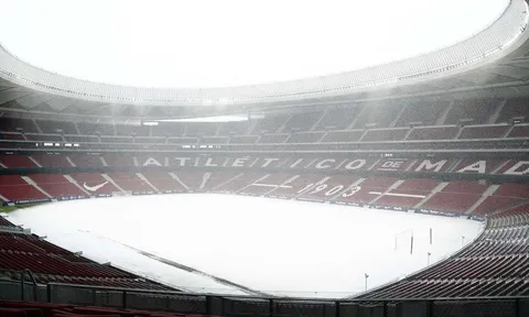 Tuyết phủ kín sân, La Liga hoãn trận đại chiến của Atletico vs Bilbao