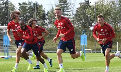 Học trò 'mặt dày' bám trụ Arsenal, Emery tuyên bố 1 câu gây sốc