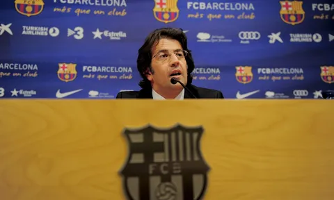 Ứng viên chủ tịch Barca “cà khịa” Real Madrid