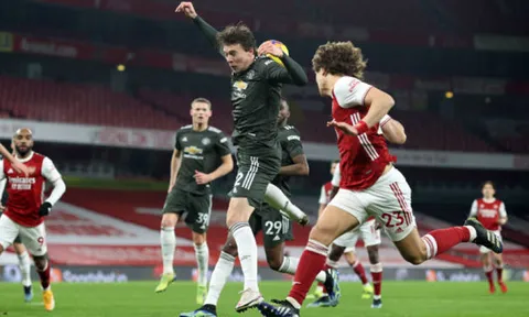 Khiến Bruno Fernandes tiếc nuối, David Luiz có phản ứng cực mạnh