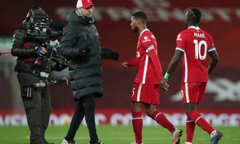 Mark Lawrenson chỉ thẳng vấn đề của Liverpool trong trận thua Burnley