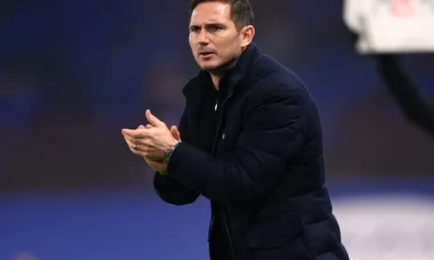 Chelsea sa sút, Lampard làm một điều với các học trò
