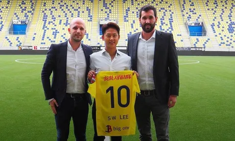 NÓNG: Sint-Truiden chiêu mộ "Messi Hàn", báo động đỏ cho Công Phượng