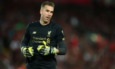 Van Dijk nói gì với "kẻ đóng thế" cho Alisson?