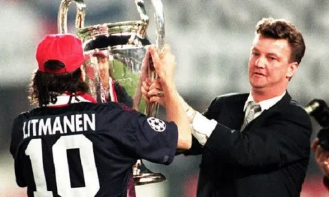 Van Gaal: 'Tôi chưa từng thấy số 10 nào xuất sắc hơn cậu ấy'