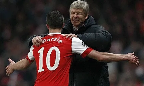 Van Persie: "Nhiều cựu cầu thủ sẽ làm điều đó, nhưng tôi thì không."