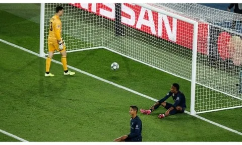 Vắng Ramos, Zidane đối diện bộ đôi ám ảnh khiến Real gục ngã