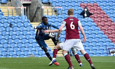 VAR gây 'lú' cực mạnh ở trận Burnley - Arsenal