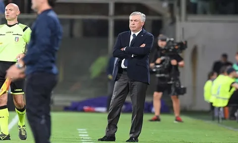 Vất vả đánh bại Fiorentina, HLV Napoli gửi thông điệp đến Sarri