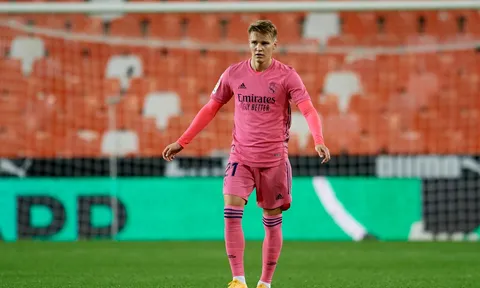 Về Arsenal thay Ozil, Odegaard bị nói lời phũ phàng