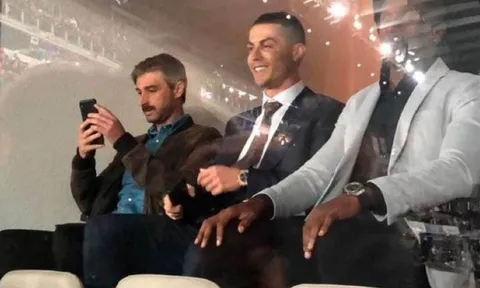 Về Bernabeu xem El Clasico, Ronaldo có hành động lạ khiến CĐV Real phát sốt