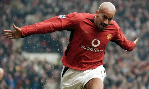 Paul Scholes chỉ ra lí do khiến "cầu thủ xuất sắc" thất bại tại Man United