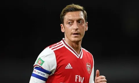 Vì Aubameyang, Arsenal chốt xong tương lai của Ozil