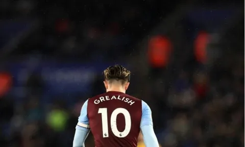 Vì "cơn sốt" Premier League, fan Liverpool "khẩu chiến" liên hồi trên MXH