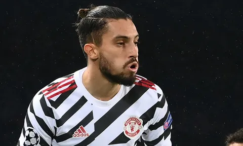 Vì “cực phẩm” tuyến giữa, M.U sẵn sàng trao đổi Alex Telles + 32 triệu euro