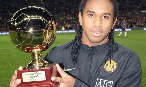 Vì sao 'Cậu bé vàng Châu Âu' lụi tàn tại Man United?