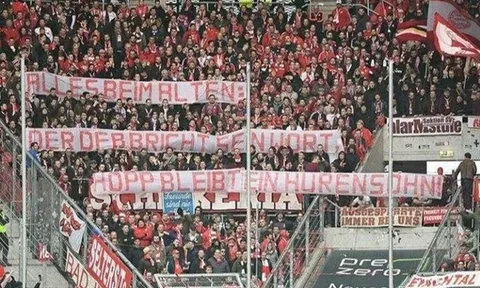 Vì sao NHM Bayern nổi đóa với chủ tịch Hoffenheim?