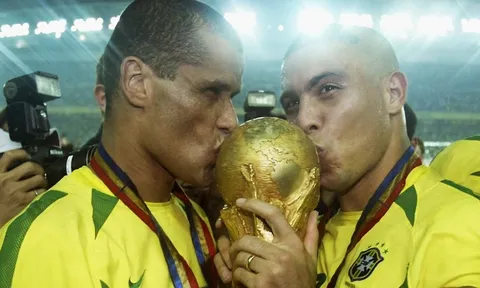 Vì sao Rivaldo chưa từng được yêu như Ronaldo 'béo'?