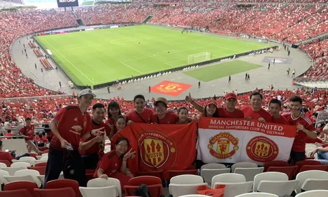 Fan Việt "tiếp lửa" MU đánh bại Inter Milan tại Singapore