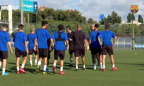 Video buổi huấn luyện đầu tiên của Victor Valdes với U19 Barcelona