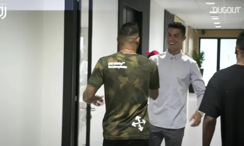 Video Danilo gặp gỡ đồng đội mới tại Juventus