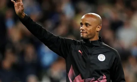 Được Pep mời trở lại Etihad, đây là phản ứng của Kompany