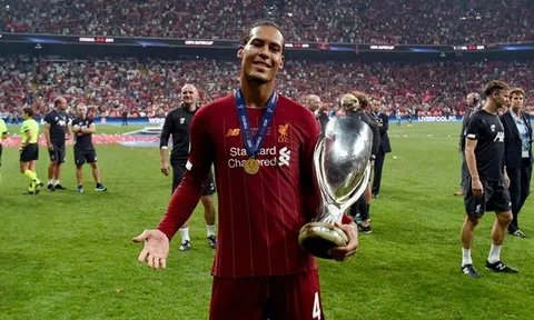 Quên Mane, Van Dijk chỉ đích danh 'người hùng' của Liverpool