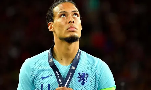 Virgil van Dijk - Siêu sao chưa từng tham dự giải chính thức nào với tuyển quốc gia
