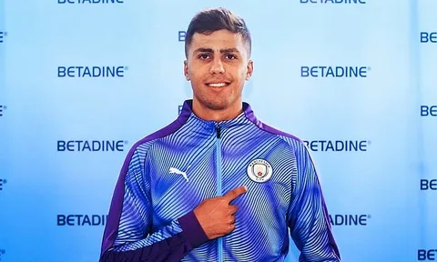 Với bom tấn 62,8 triệu bảng, Pep Guardiola sẽ lập hat-trick vô địch Ngoại hạng Anh