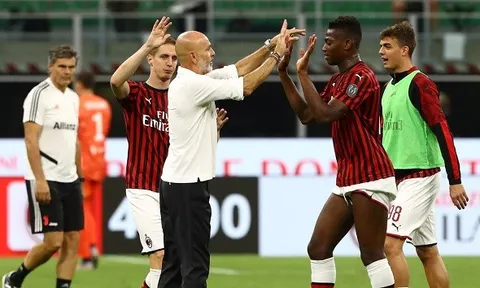 Vừa đánh bại Juventus, HLV Milan nói gì về tin đồn sắp bị sa thải?