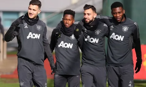 Vừa đến Man Utd, Bruno Fernandes được 1 đồng đội chăm sóc đến "tận răng"