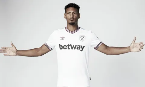 Vua không chiến Premier League: Van Dijk > Maguire; Số 1 là 'quái vật'