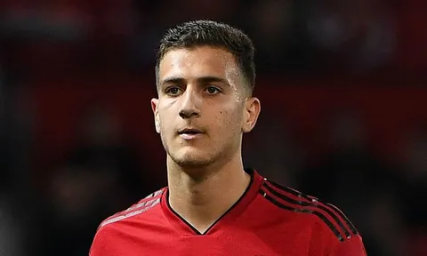 Wan-Bissaka vừa tới, sao Man Utd đã đệ đơn xin đi