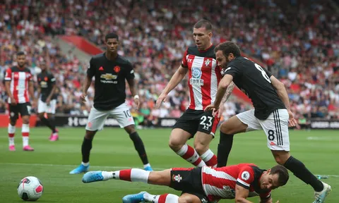 Wan-Bissaka xài tuyệt kỹ càng nhiều, Man Utd càng đáng lo?