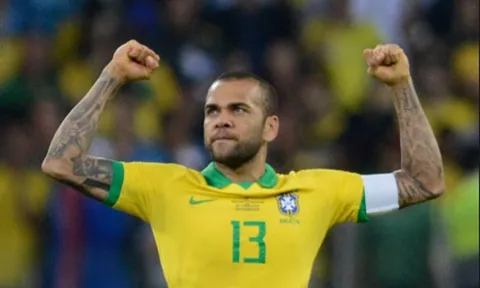 Dani Alves - Vua danh hiệu, nhưng tiếc rằng...