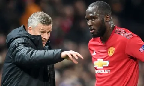 CĐV Man Utd "sôi máu" vì bị Lukaku cà khịa