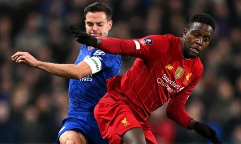 CĐV Man Utd chọc ngoáy Liverpool: "Không phải ai cũng ăn 3 được"