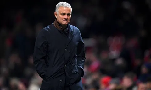 Đối tác đáp trả Spurs và Mourinho: 'Chúng tôi không phải siêu thị'