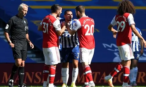 Sao Arsenal 'túm cổ' đối thủ, huyền thoại Ian Wright tuyên bố gây sốc
