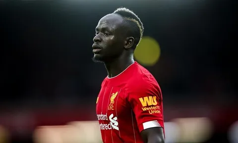 Chủ công Liverpool khiến Man Utd ôm hận vì Louis Van Gaal