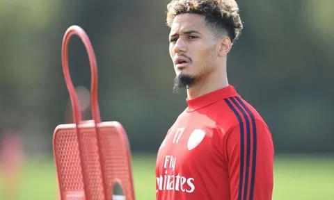 Rời CLB gia nhập Arsenal, 'viên ngọc hàng thủ' gửi lời chia tay buồn