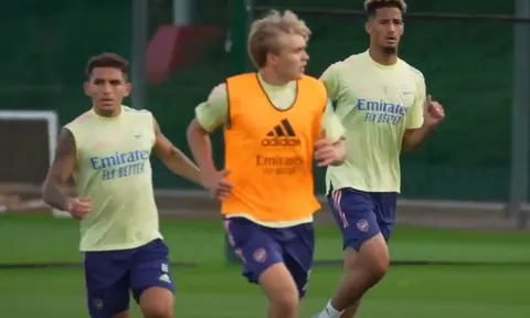 William Saliba tập luyện cùng Arsenal