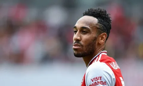 Xhaka chơi tệ hại, quá sốc với điều mà Aubameyang đã làm