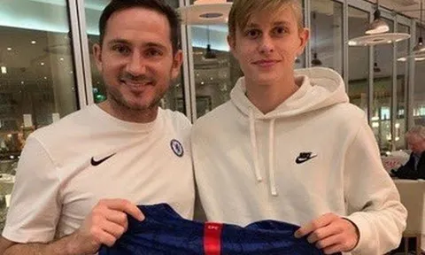 XONG! Chelsea đón tân binh; Truyền nhân ở xứ Ngàn Hồ