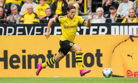 XONG! "Cơn lốc cánh trái" báo tin buồn cho Dortmund