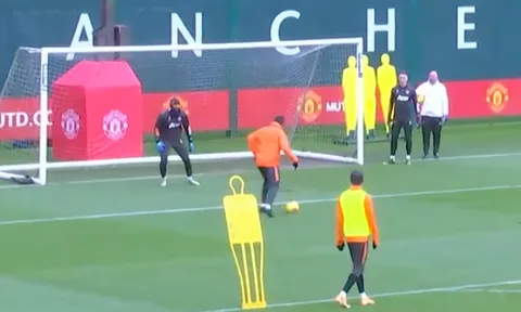 XONG! Hòa Liverpool, Solskjaer có động thái thay đổi rõ rệt M.U