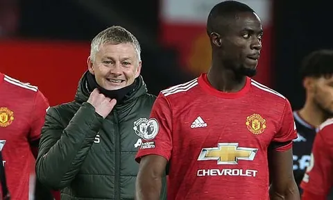 XONG! Solskjaer báo tin vui về "đá tảng" hàng thủ trước trận Arsenal
