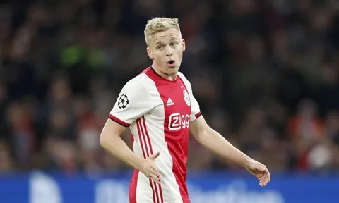 XONG! Van de Beek lên tiếng về tương lai